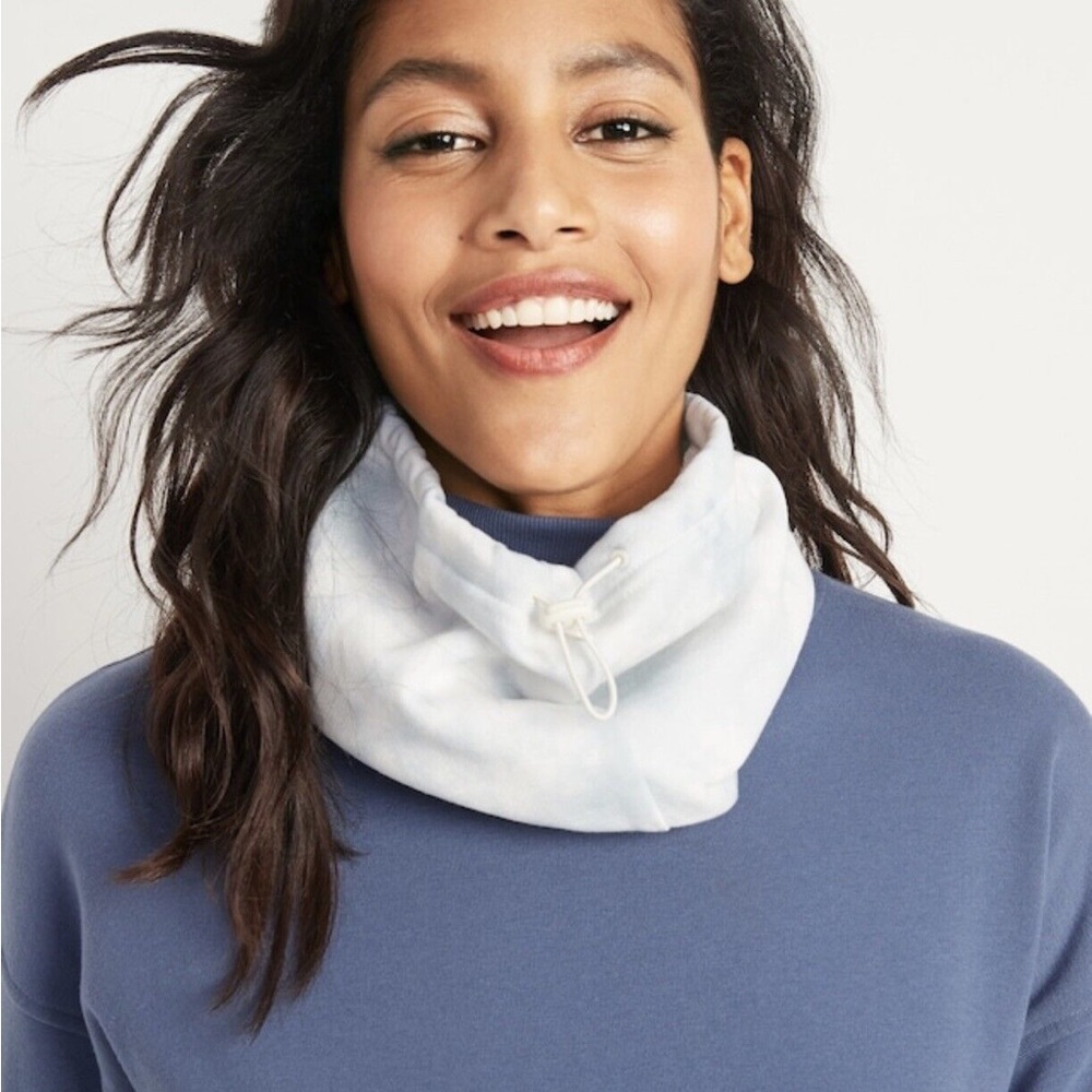 Old Navy Women's Cozy Fleece Snood/Neck Warmer Scarf W/Drawcord Tie Dye NWT